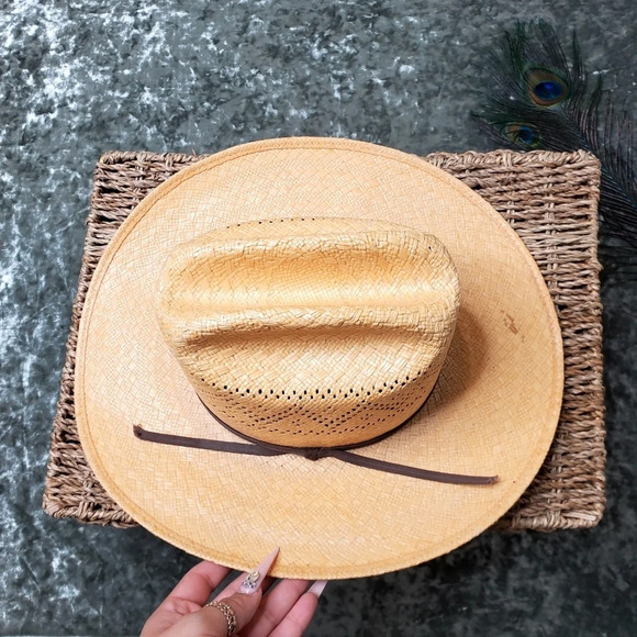 The Pana American Straw Hat - Picture 2 of 9